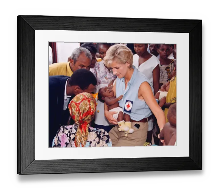 Framed Print : Diana, Princess of Wales four day visit to Angola, the former Portuguese colony torn