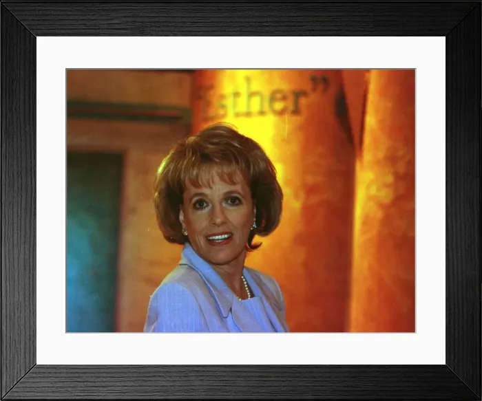 Framed Print : Esther Rantzen TV Presenter February 1999 A©mirrorpix