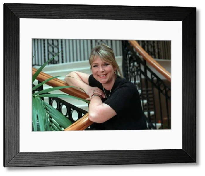 Framed Print : Fern Britton TV Presenter September 1998 A©mirrorpix