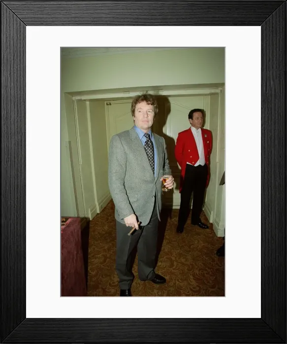 Framed Print : Jim Davidson Comedian / TV Presenter February 1999 At the London Hilton for Framed Print : Jim Davidson Comedian / TV Presenter February 1999 At the London Hilton for