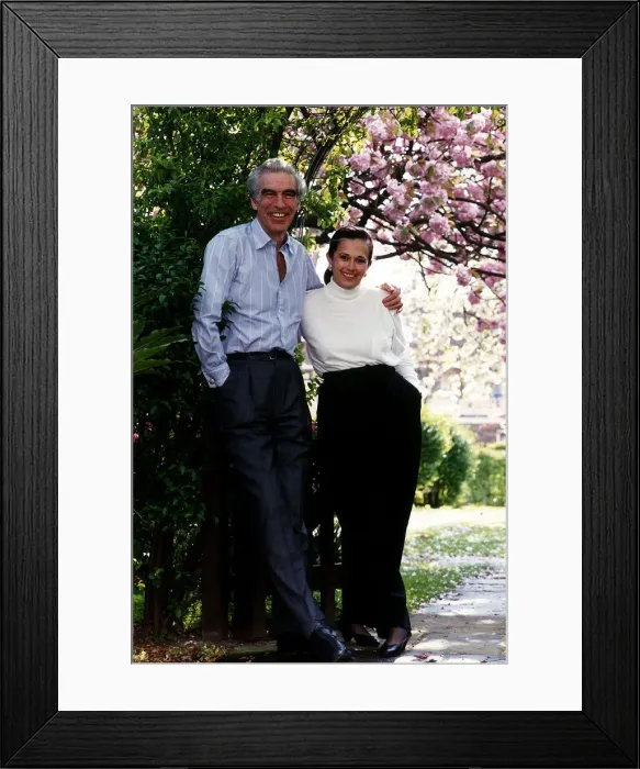 Framed Print : Mike Scott TV Presenter with his wife A©Mirrorpix Framed Print : Mike Scott TV Presenter with his wife A©Mirrorpix