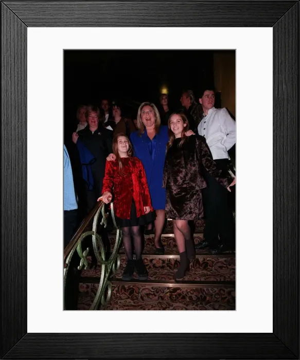 Framed Print : Vanessa Feltz TV Presenter October 1998 Arriving at the Savoy Theatre for Framed Print : Vanessa Feltz TV Presenter October 1998 Arriving at the Savoy Theatre for