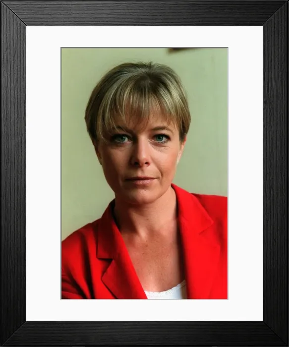 Framed Print : Juliet Morris TV Presenter December 1998 A©mirrorpix Framed Print : Juliet Morris TV Presenter December 1998 A©mirrorpix
