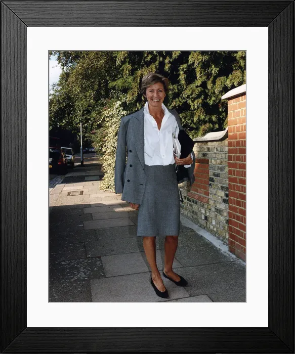 Framed Print : Sue Lawley TV Presenter leaves London home September 1990 A©mirrorpix Framed Print : Sue Lawley TV Presenter leaves London home September 1990 A©mirrorpix