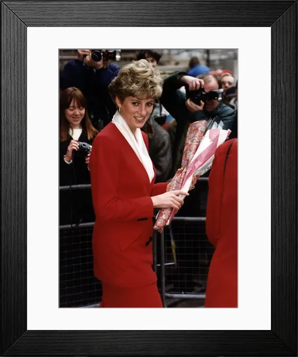 Framed Print : Princess Diana, the Princess of Wales, visiting the British Deaf Association in London Framed Print : Princess Diana, the Princess of Wales, visiting the British Deaf Association in London
