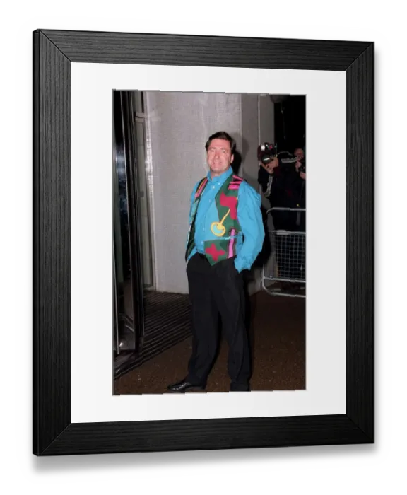 Framed Print : Alan Titchmarsh TV Presenter December 1998 Arriving at the LWT building for