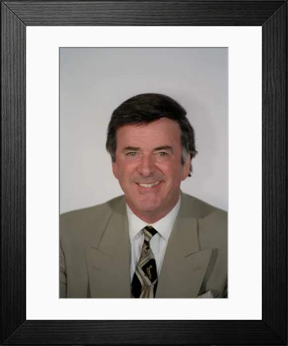Framed Print : Terry Wogan TV Presenter April 1998 A©mirrorpix Framed Print : Terry Wogan TV Presenter April 1998 A©mirrorpix