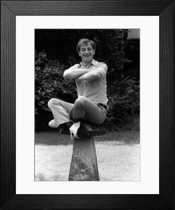 Framed Print : Tv Presenter Johnny Ball 1987 A©mirrorpix Framed Print : Tv Presenter Johnny Ball 1987 A©mirrorpix