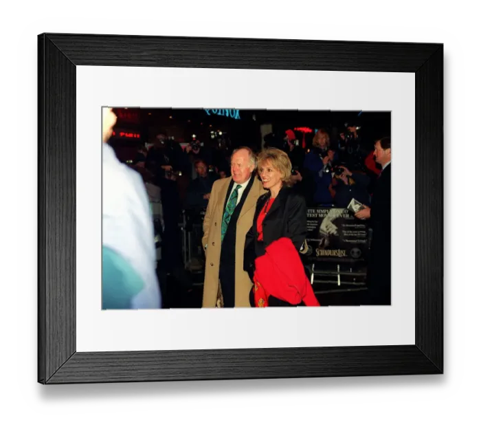 Framed Print : Esther Rantzen TV Presenter 1994 at the film premiere of Schindlers List Framed Print : Esther Rantzen TV Presenter 1994 at the film premiere of Schindlers List