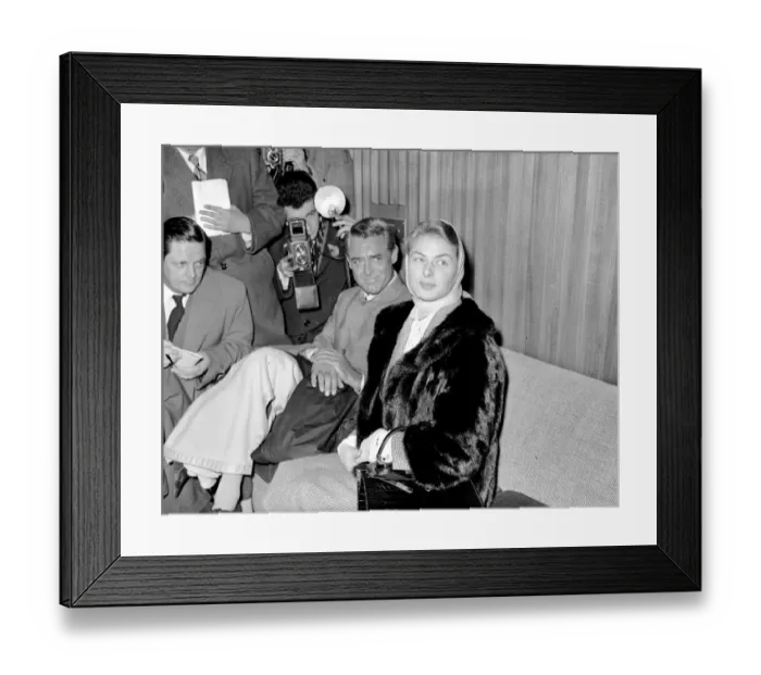 Framed Print : Ingrid Bergman with Cary Grant in London November 1957