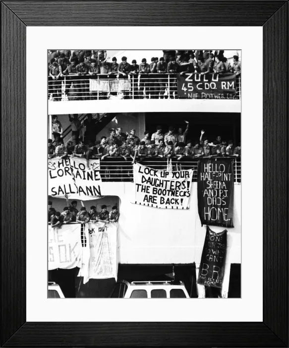 Framed Print : End of Falklands War brought the return of the Canberra into Southampton docks where Framed Print : End of Falklands War brought the return of the Canberra into Southampton docks where