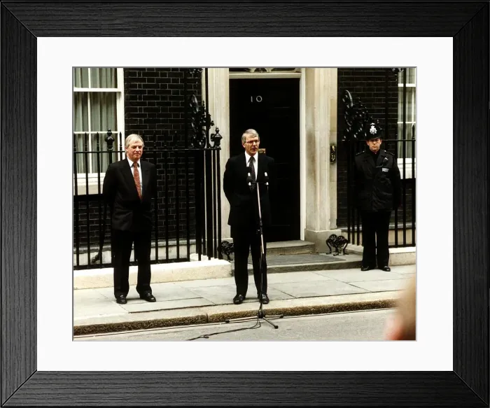 Framed Print : John Major Prime Minister with Chris Patten announcing the date of the 1992 General Framed Print : John Major Prime Minister with Chris Patten announcing the date of the 1992 General