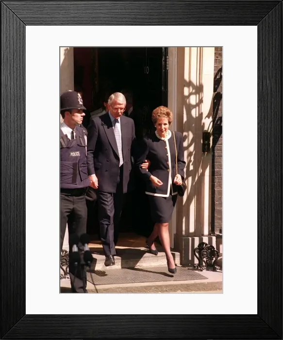 Framed Print : Last day at 10 Downing Street for Ex Prime Minister John Major and Norma May 1997 Framed Print : Last day at 10 Downing Street for Ex Prime Minister John Major and Norma May 1997