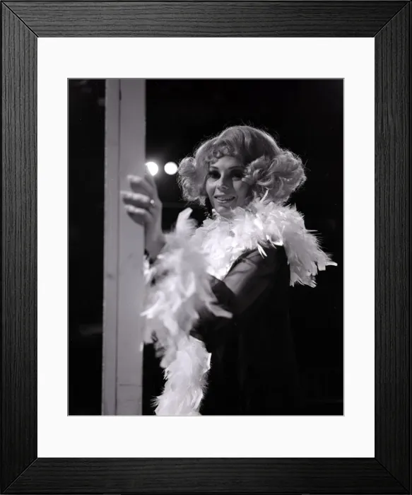 Framed Print : Marion Montgomery Jazz Singer October 1969 starring in the Cole Porter comedy