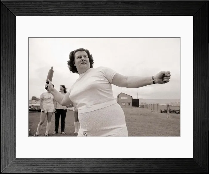 Framed Print : Mrs Guy of Stroud Gloucestershire seen here in training to recapture the title of