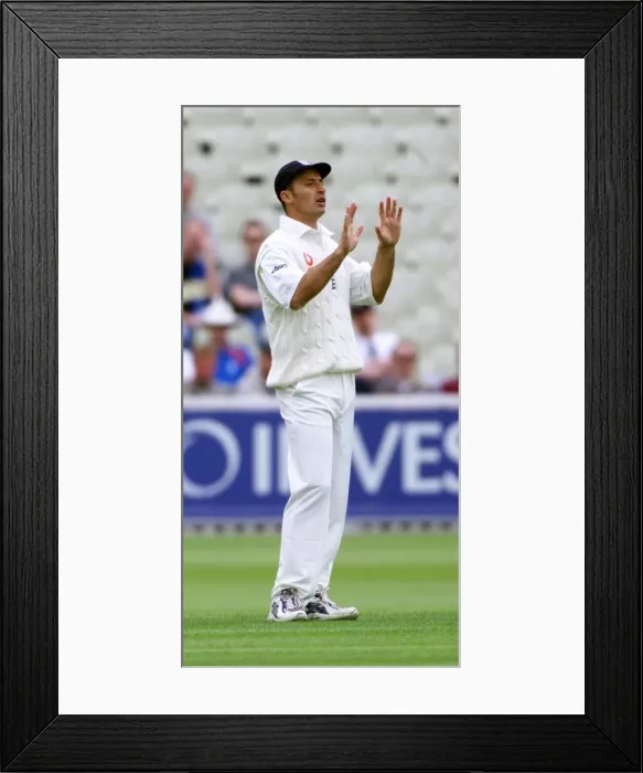 Framed Print : Nasser Hussain England V New Zealand Cricket First Test 1999 Framed Print : Nasser Hussain England V New Zealand Cricket First Test 1999