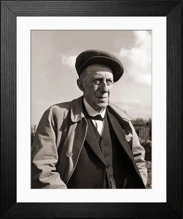 Framed Print : Alex Davidson exports Shetland ponies all over the world Circa 1950
