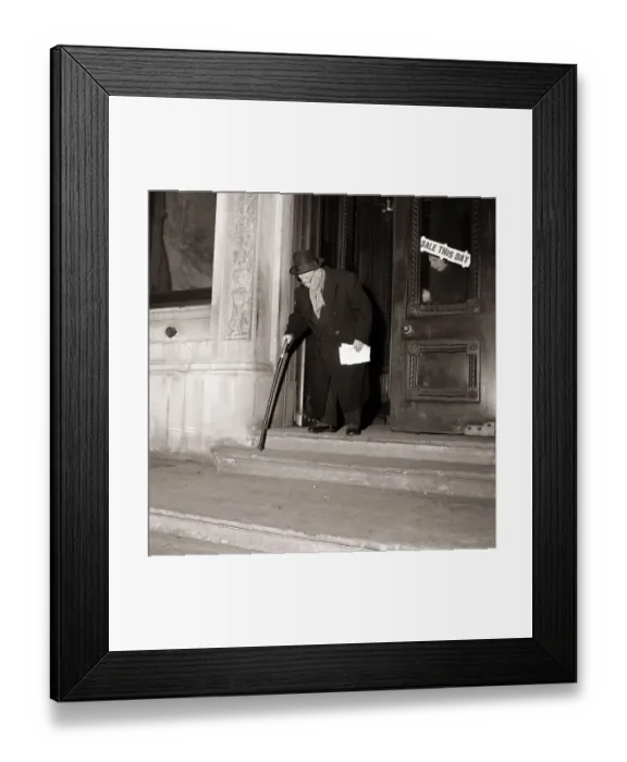 Framed Print : Horace Wyndham age 90 a member of the Athenaeum Club attending the sale