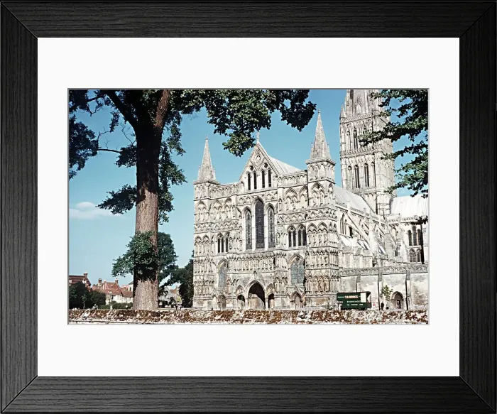 Framed Print : Salisbury Cathedral in Salisbury Wiltshire Framed Print : Salisbury Cathedral in Salisbury Wiltshire