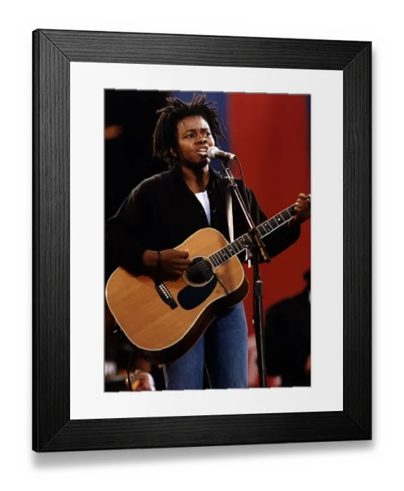 Framed Print : Tracey Chapman singing at the Nelson Mandela concert