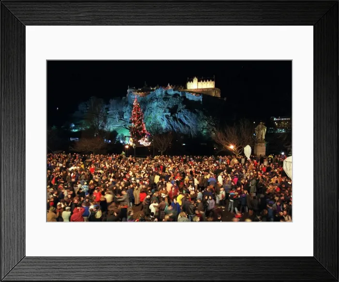 Framed Print : Edinburgh New Year party celebrations January 1998 Framed Print : Edinburgh New Year party celebrations January 1998