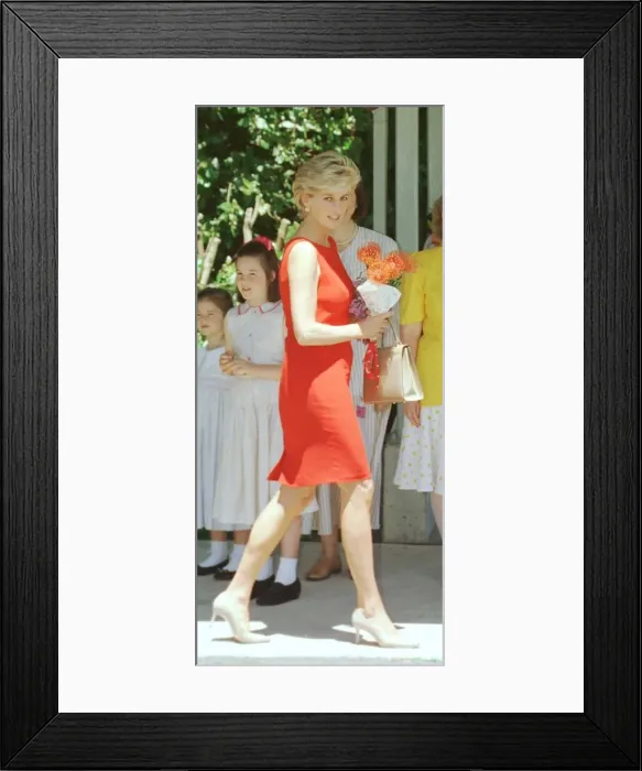 Framed Print : Princess Diana visits a rehabilitation centre in Ryde, Sydney during her three day fund Framed Print : Princess Diana visits a rehabilitation centre in Ryde, Sydney during her three day fund