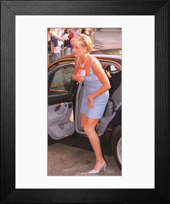 Framed Print : Princess Diana arrives by car at the Royal Albert Hall to attend a gala performance of Framed Print : Princess Diana arrives by car at the Royal Albert Hall to attend a gala performance of