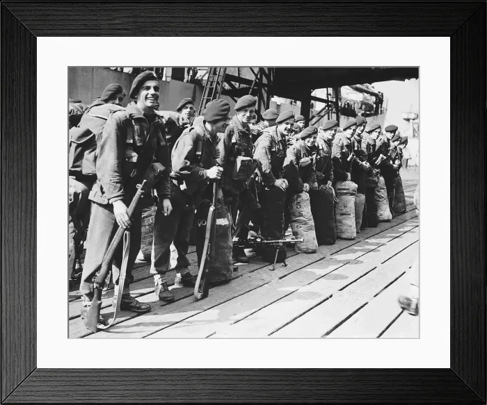 Framed Print : Scene at Tilbury when the 3rd Commando Royal Marines return to England after their 2nd Framed Print : Scene at Tilbury when the 3rd Commando Royal Marines return to England after their 2nd