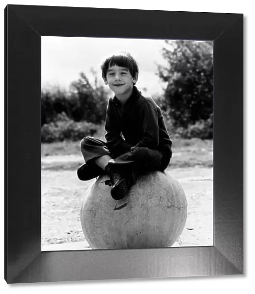 Darren Stare and his 6. 5st pumpkin 1984