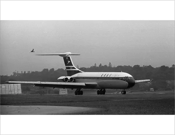 Aircraft Vickers VC10 in BOAC colours July 1962 rolls on to the runway for
