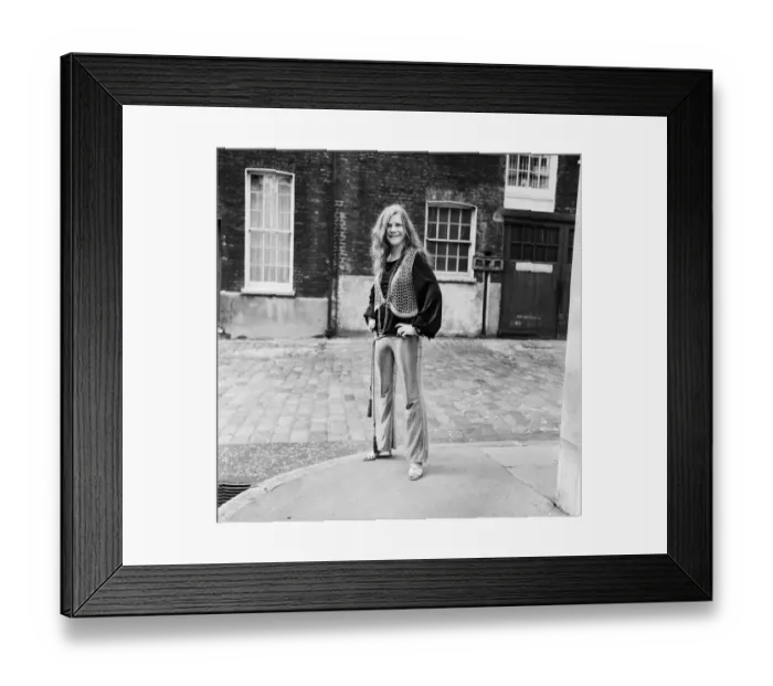 Framed Print : American singer Janis Joplin pictured in a Mayfair mews on her visit to London in 1969 Framed Print : American singer Janis Joplin pictured in a Mayfair mews on her visit to London in 1969