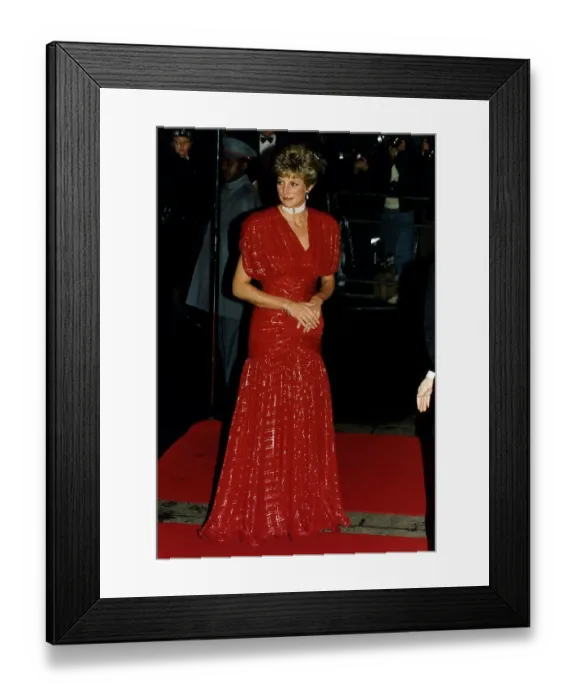 Framed Print : Diana, Princess of Wales attends the premiere of the film Hot Shots at the Odeon Cinema Framed Print : Diana, Princess of Wales attends the premiere of the film Hot Shots at the Odeon Cinema