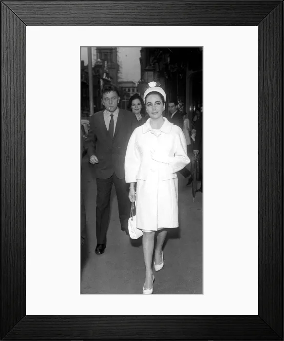 Framed Print : Elizabeth Taylor Jan 1963 With Richard Burton Framed Print : Elizabeth Taylor Jan 1963 With Richard Burton