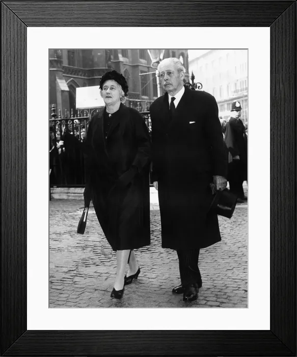 Framed Print : Harold MacMillan former Prime Minister arrives with his wife to a memorial service