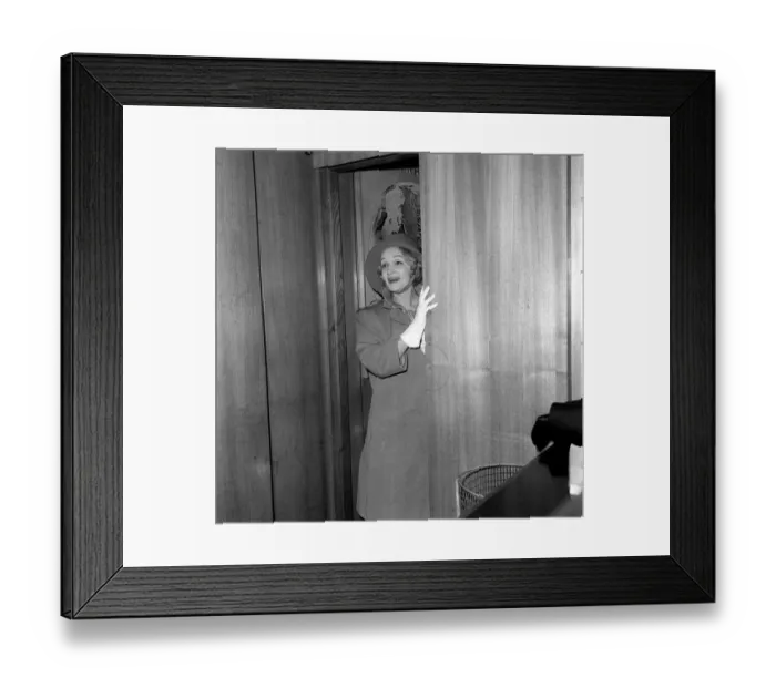 Framed Print : Marlene Dietrich Actress at London airport in 1963 Framed Print : Marlene Dietrich Actress at London airport in 1963
