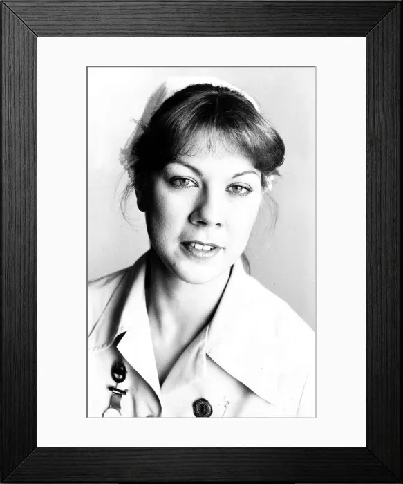 Framed Print : Helen Figby actress April 1982 Dbase A©Mirrorpix Framed Print : Helen Figby actress April 1982 Dbase A©Mirrorpix
