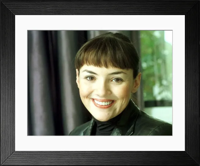 Framed Print : Martine McCutcheon October 1999 Actress Singer mdtgu