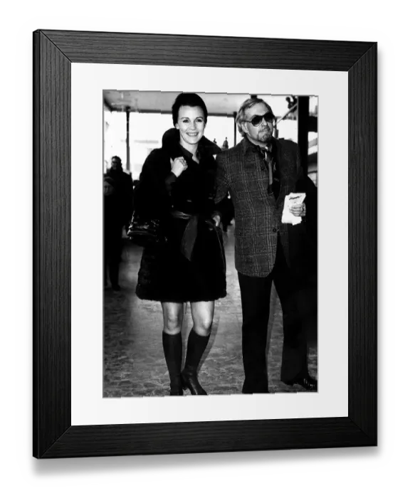 Framed Print : Hilliard Elwim with wife Claire Bloom actress at Heathrow Airport dbase
