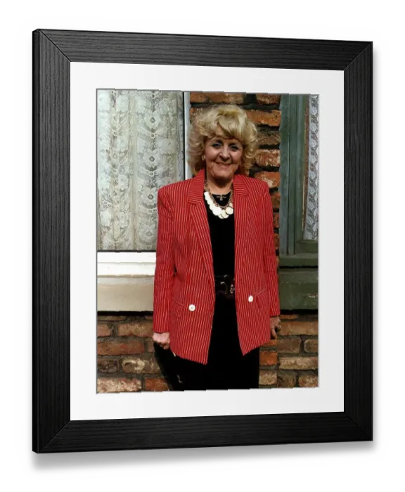 Framed Print : Lynne Perrie stars in Coronation Street October 1989 DBase Framed Print : Lynne Perrie stars in Coronation Street October 1989 DBase
