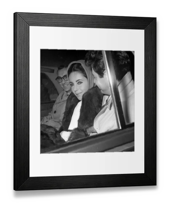 Framed Print : Elizabeth Taylor Nov 1960 with Husband Eddie Fisher leaving London Clinic