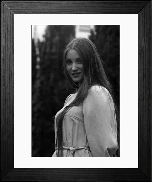 Framed Print : Jane Seymour April 1973 Actress Pictured at Pinewood Studios Framed Print : Jane Seymour April 1973 Actress Pictured at Pinewood Studios