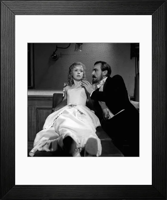 Framed Print : 23 years old Angharad Rees on the set of Hands of the Ripper Framed Print : 23 years old Angharad Rees on the set of Hands of the Ripper
