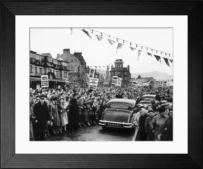 Framed Print : Crowd at Dunoon Pier to greet Prime Minister Attlee 1950 and his wife Mrs Attlee Framed Print : Crowd at Dunoon Pier to greet Prime Minister Attlee 1950 and his wife Mrs Attlee