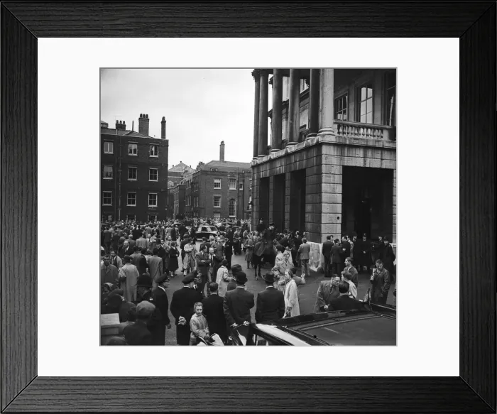 Framed Print : Suez Crisis 1956 Crowds outside Lancaster House during the Suez Conference Framed Print : Suez Crisis 1956 Crowds outside Lancaster House during the Suez Conference