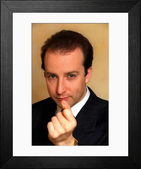 Framed Print : Paul McKenna Hypnotist and TV presenter Hypnotised Daily Mirror Reporter Jeremy Armstrong Framed Print : Paul McKenna Hypnotist and TV presenter Hypnotised Daily Mirror Reporter Jeremy Armstrong