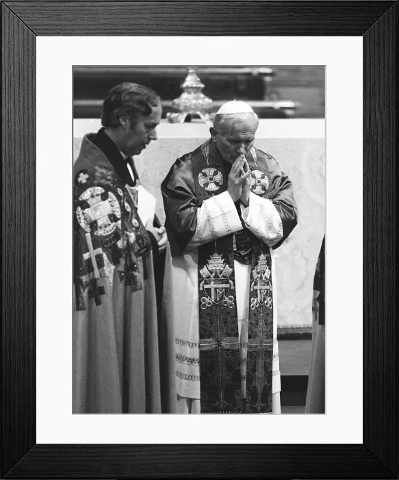 Framed Print : Pope John Paul II during his visit to Britain in 1982 in pray at the altar during a Framed Print : Pope John Paul II during his visit to Britain in 1982 in pray at the altar during a