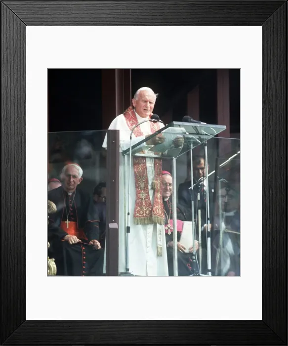 Framed Print : Pope John Paul II addresses the audience in York Framed Print : Pope John Paul II addresses the audience in York