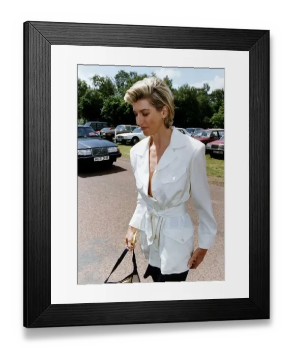 Framed Print : Selina Scott Tv Presenter