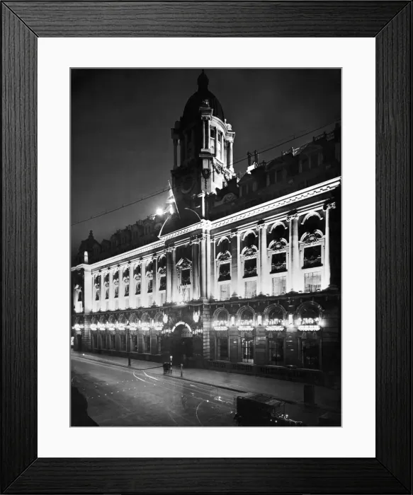 Framed Print : The Pearl Assurance headquarters building in High Holborn decorated illuminated Framed Print : The Pearl Assurance headquarters building in High Holborn decorated illuminated