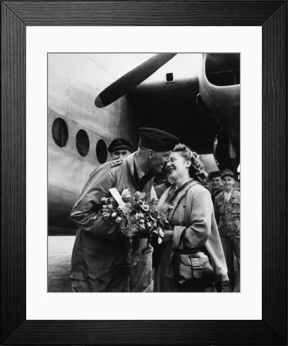 Framed Print : Berlin Air Lift 1948 A German woman shows her appreciation to a British pilot Framed Print : Berlin Air Lift 1948 A German woman shows her appreciation to a British pilot